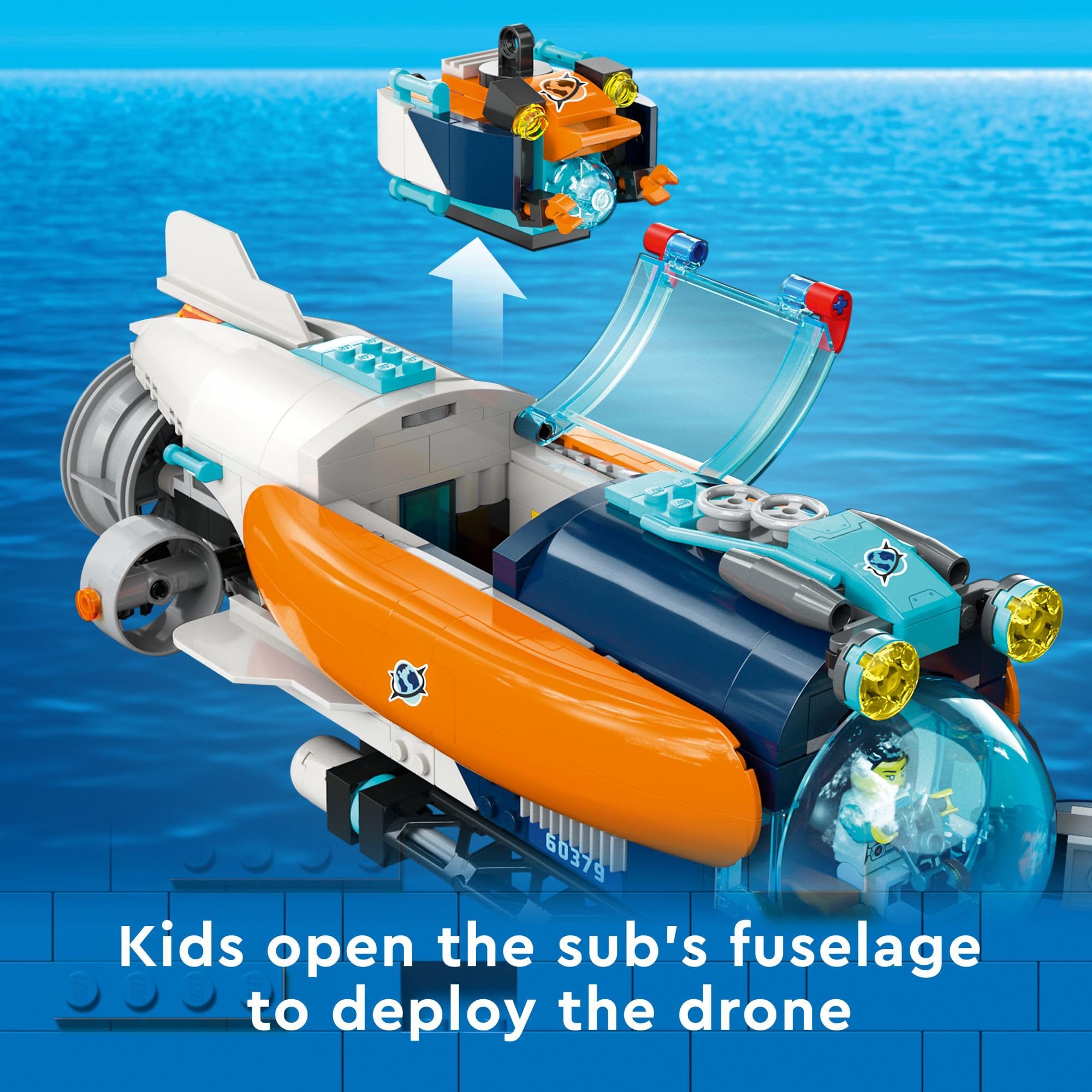 LEGO City Tiefsee-U-Boot 60379, Unterwasser-Spielset mit Schiffswrack, 6 Minifiguren & 3 Haien, Geschenk für Kinder ab 7 Jahren